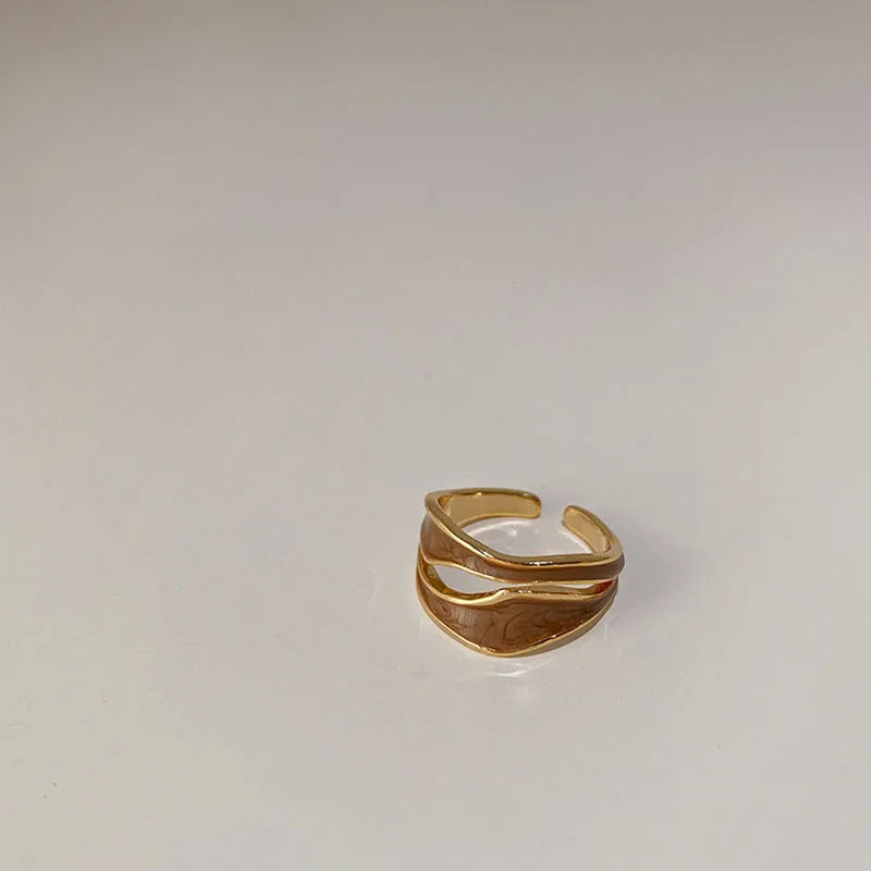 Anel Dourado com Madrepérola